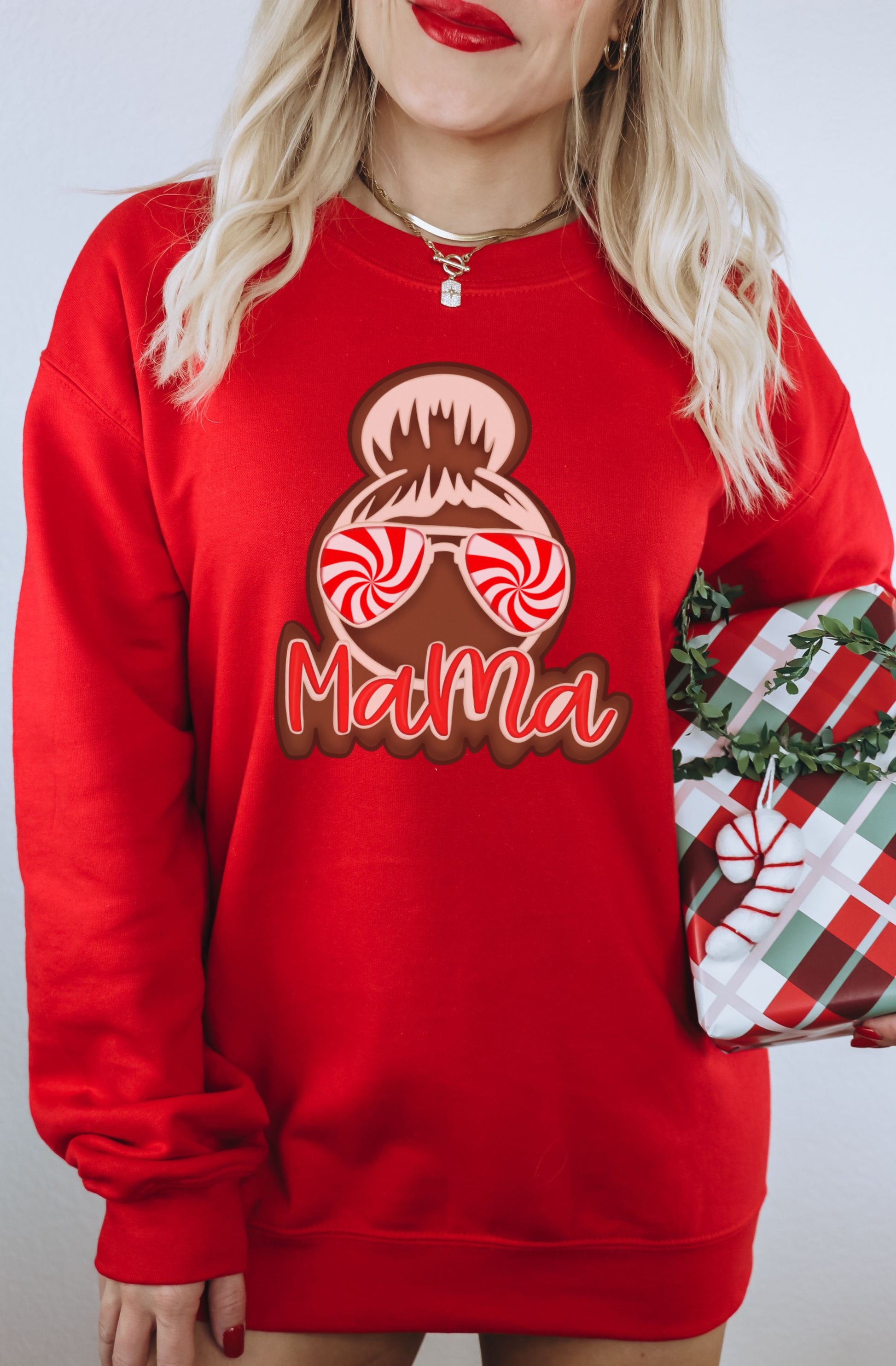 Stylish Festive Mama Sweater for the Holiday Season