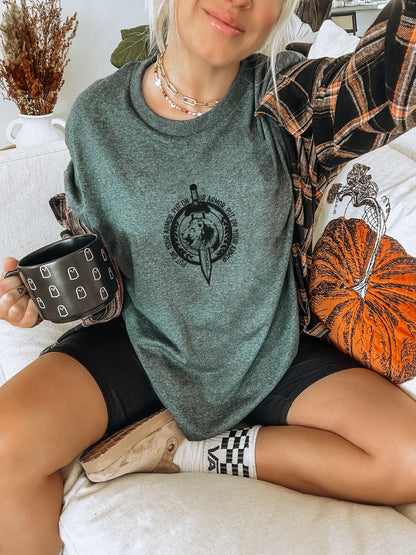 Comfortable Relaxed Graphic Tee for Casual Look