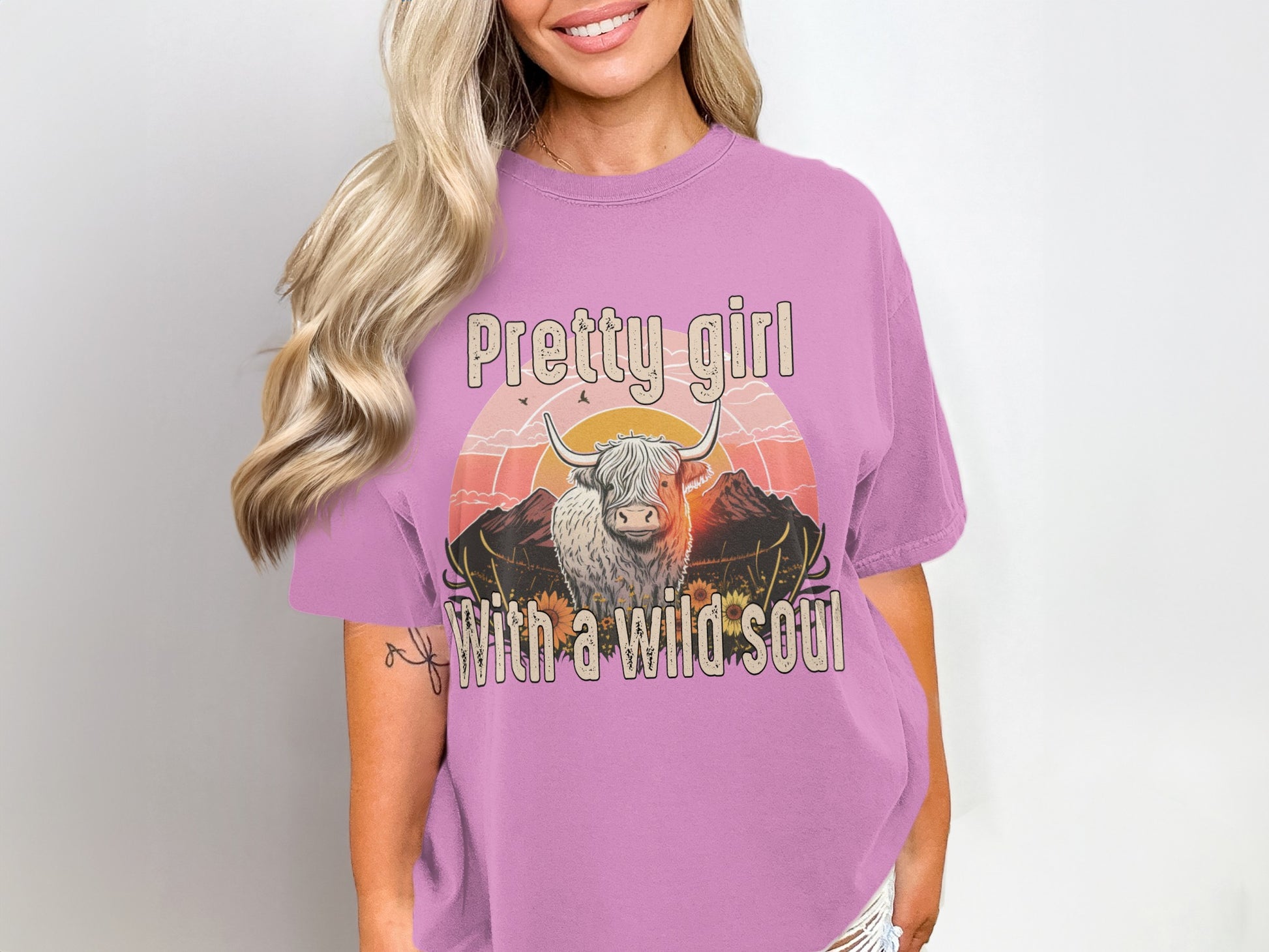 Pretty girl with a wild soul Graphic Tee