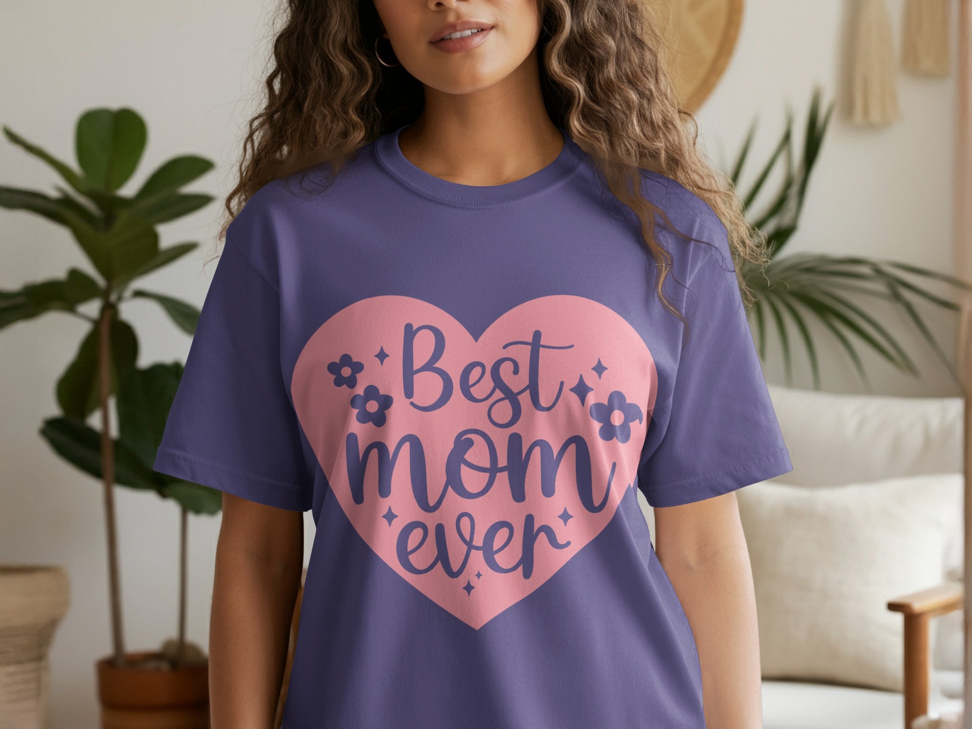 Best Mom Ever Heart Design T-Shirt