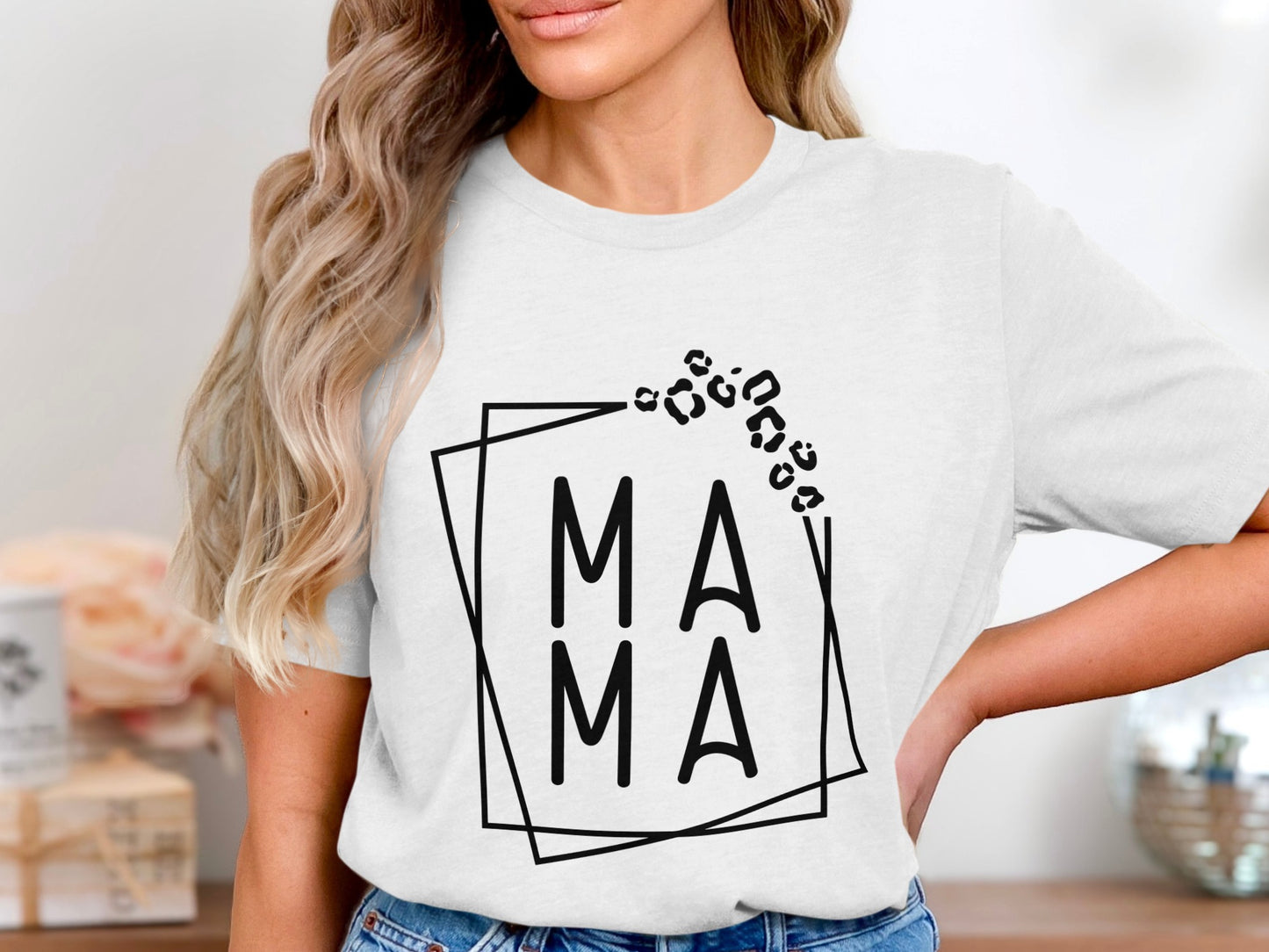 Cute Geometric MAMA Graphic Tee for Casual Wear