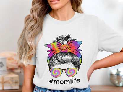 Women's Casual White #momlife Graphic Tee