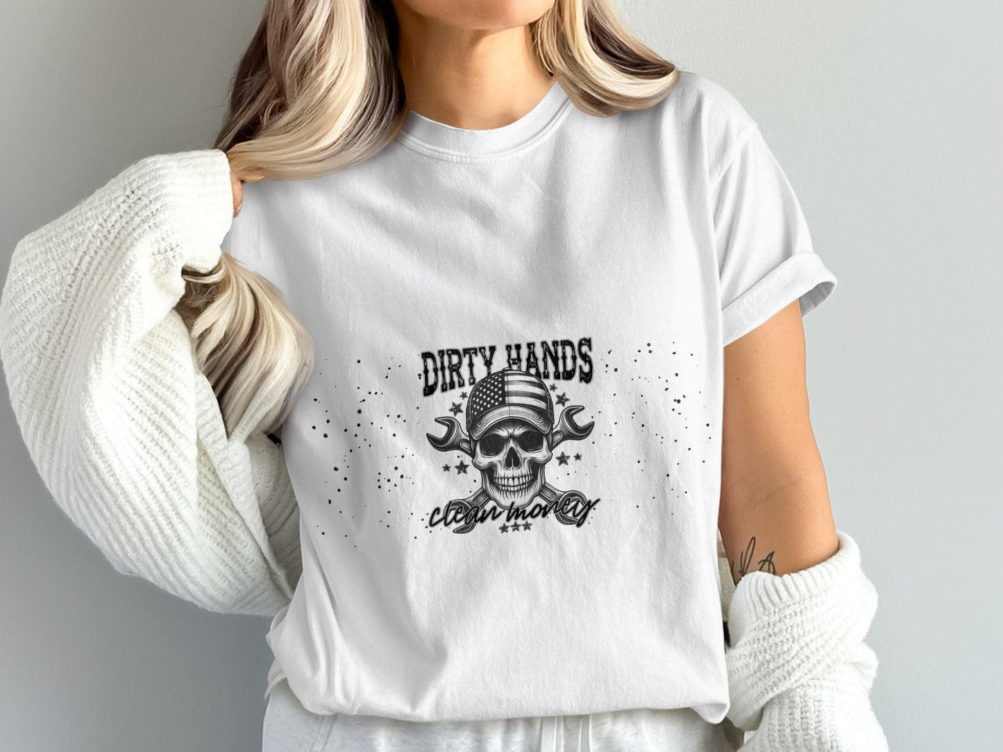 Dirty Hands Skull Graphic Casual Outfit