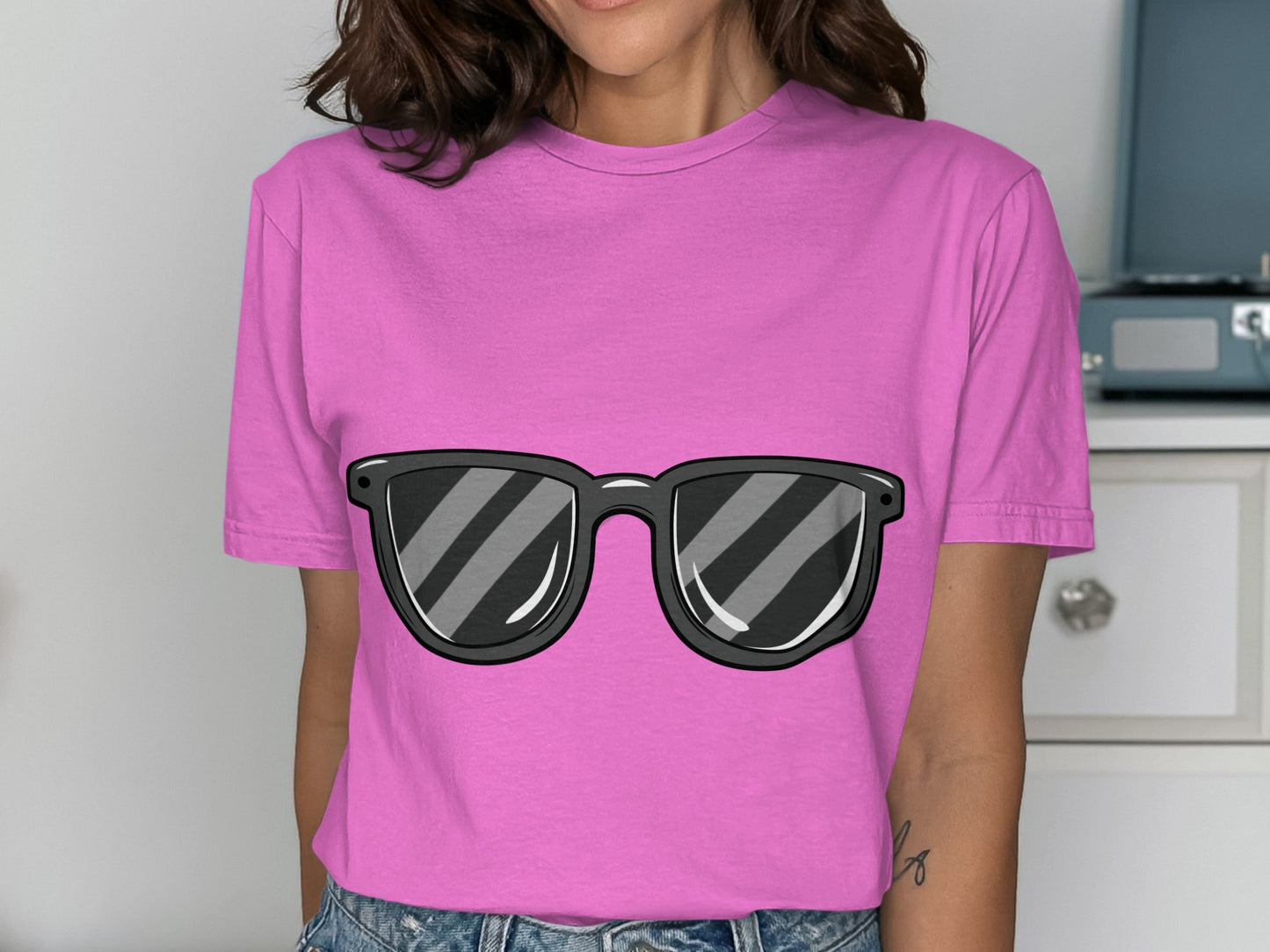 Stylish Pink T-Shirt with Cool Sunglasses Graphic