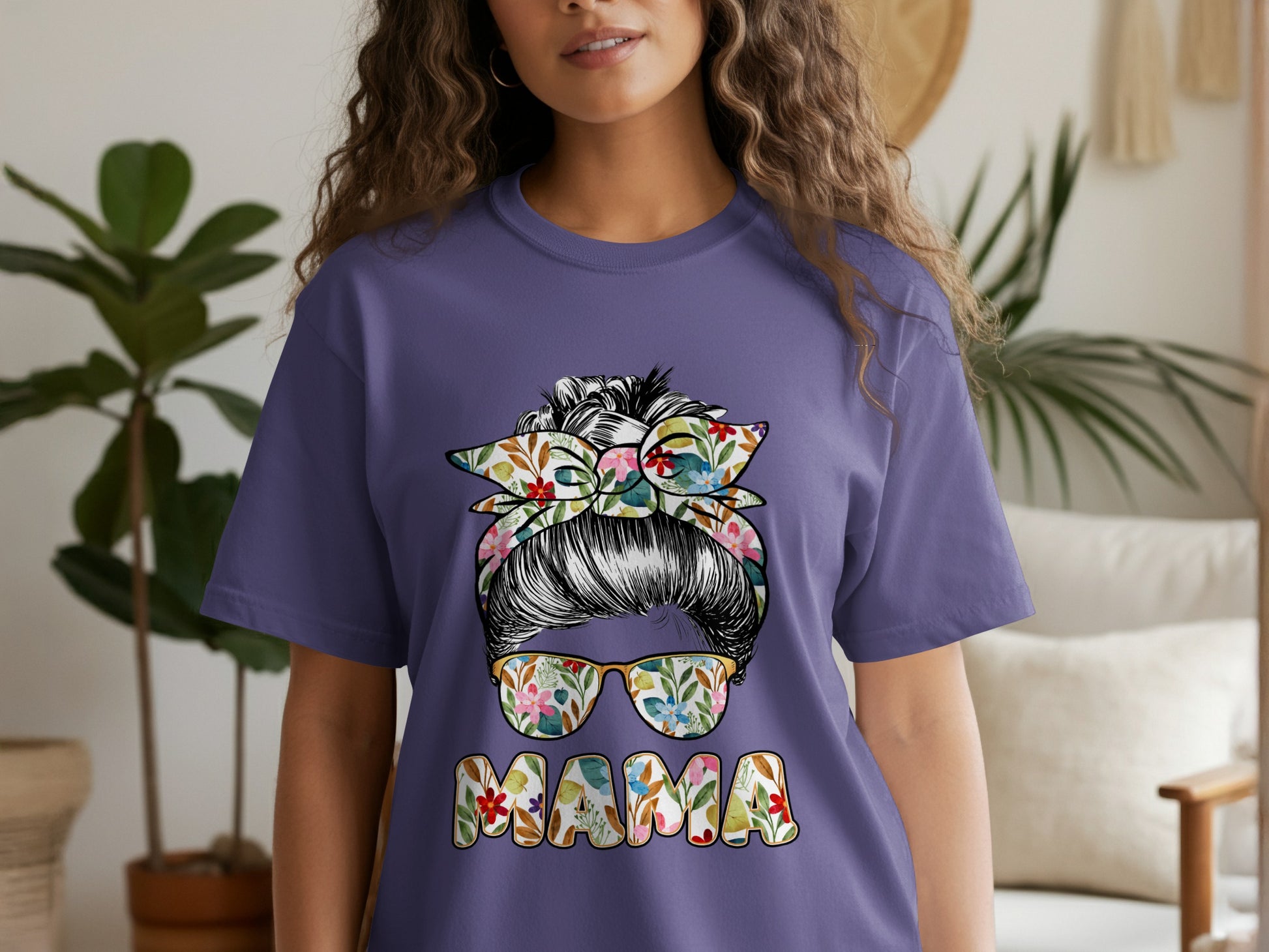 Stylish Floral Mama Graphic T-shirt for Trendy Moms