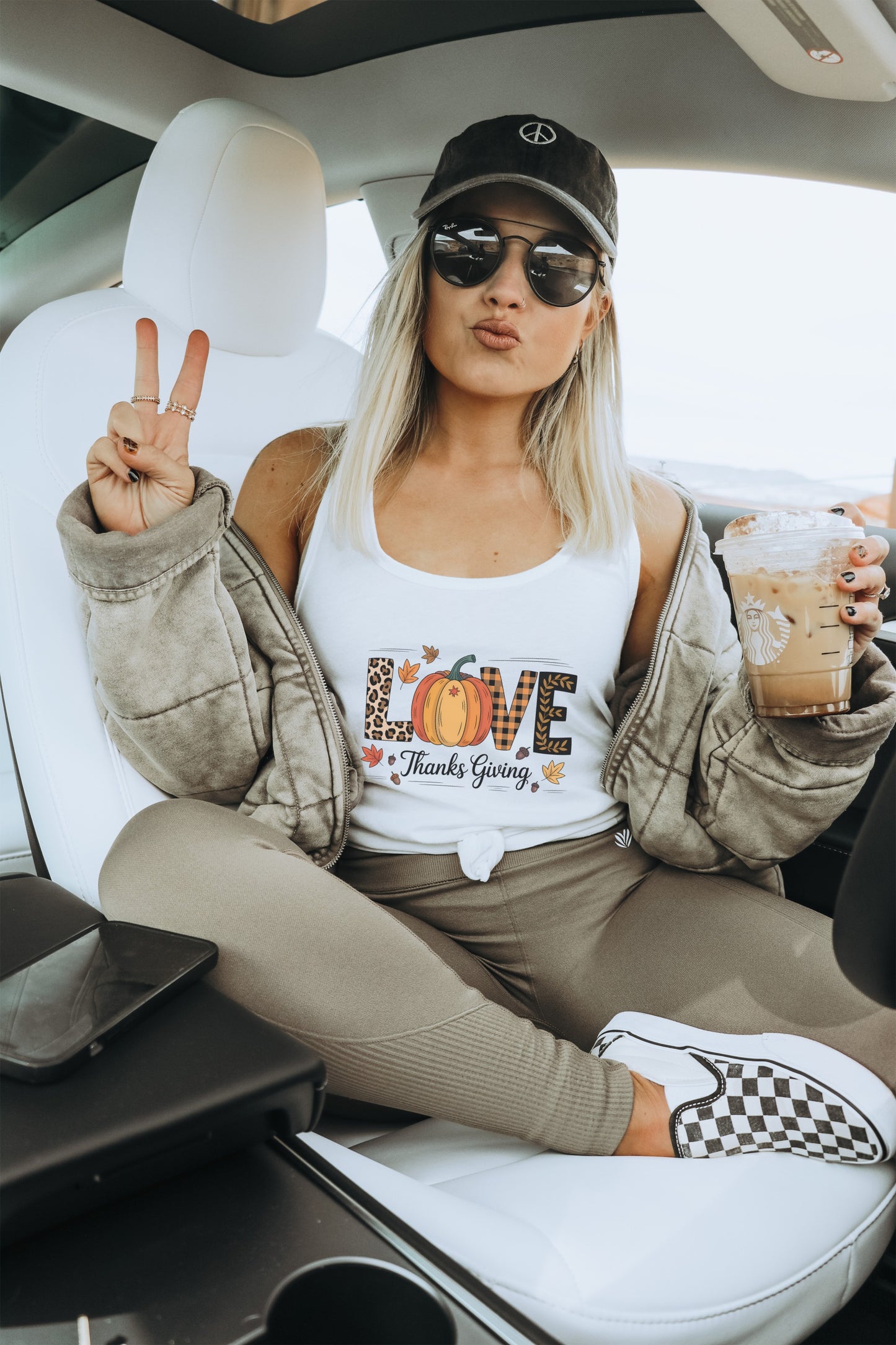 Love Thanksgiving Pumpkin Graphic Tank Top