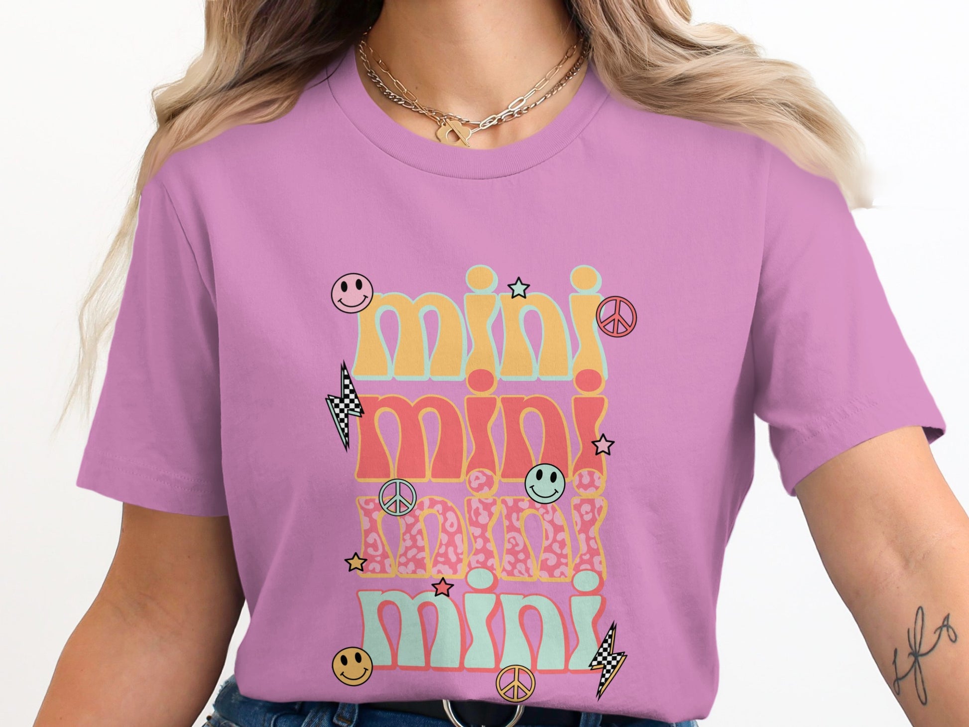 Retro Mini Graphic Tee with Peace Signs and Smiles