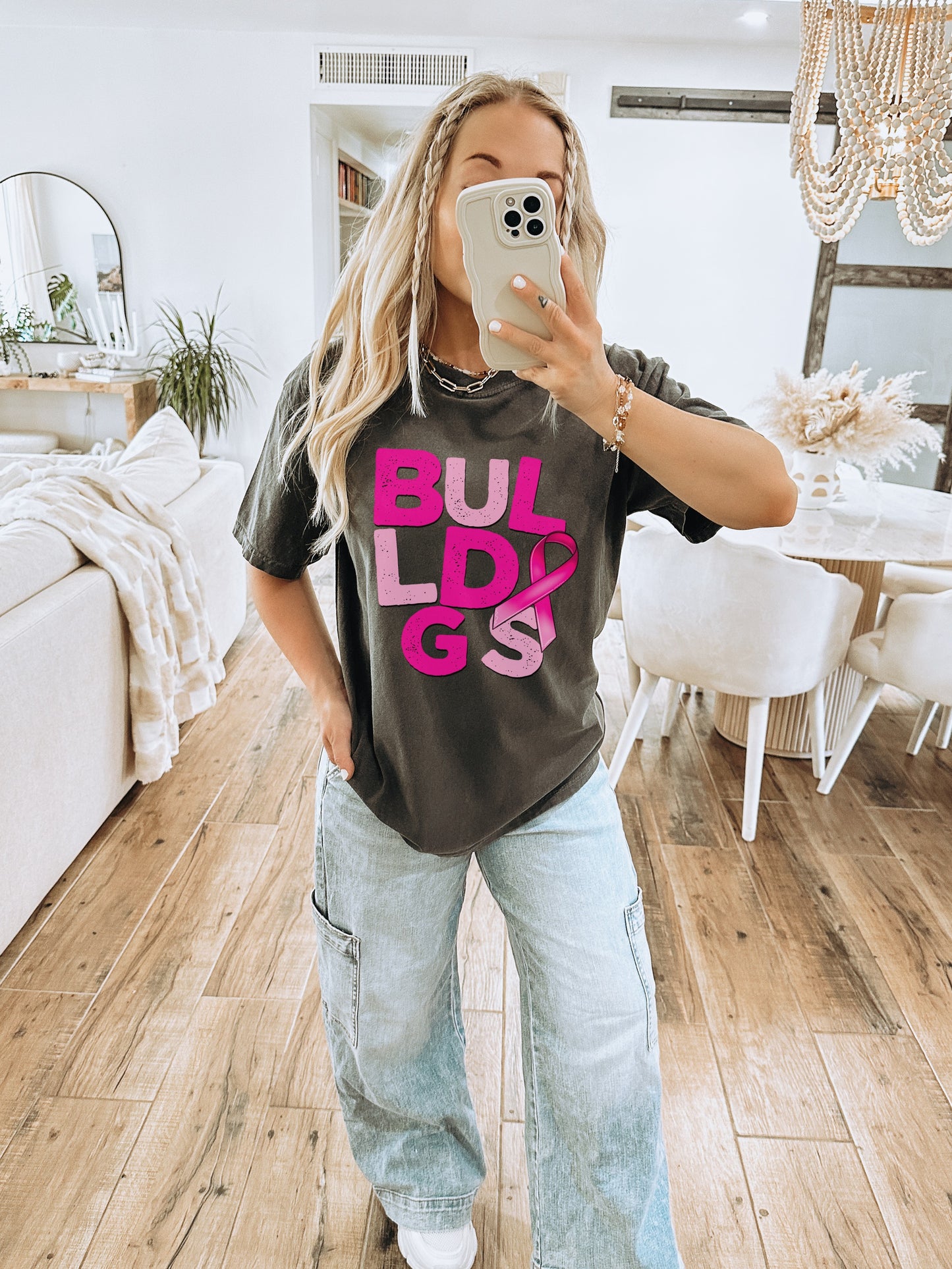 Bulldogs Graphic T-Shirt with Bold Letter Design