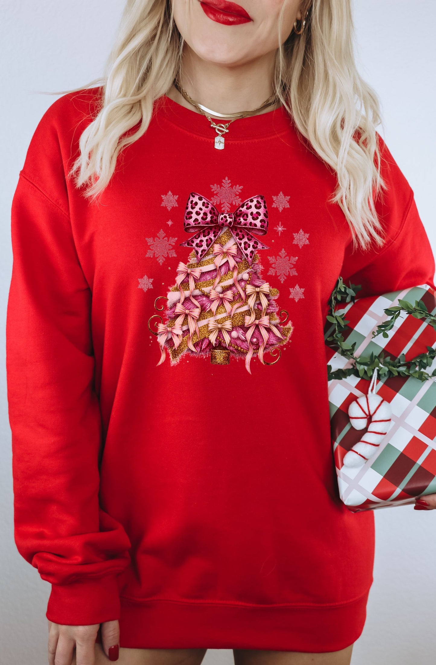 Festive Christmas Tree Design Sweatshirt for Holidays