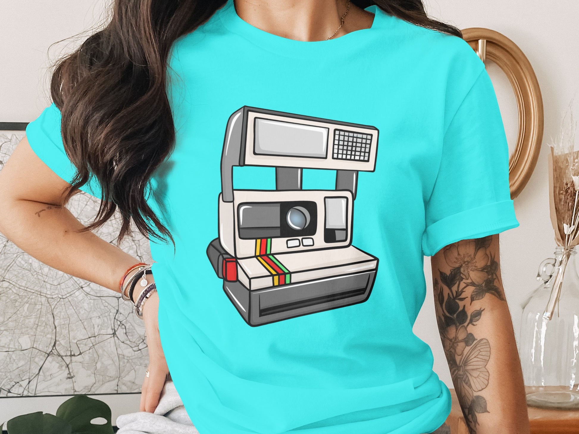 Retro Polaroid Camera Design Graphic T-Shirt