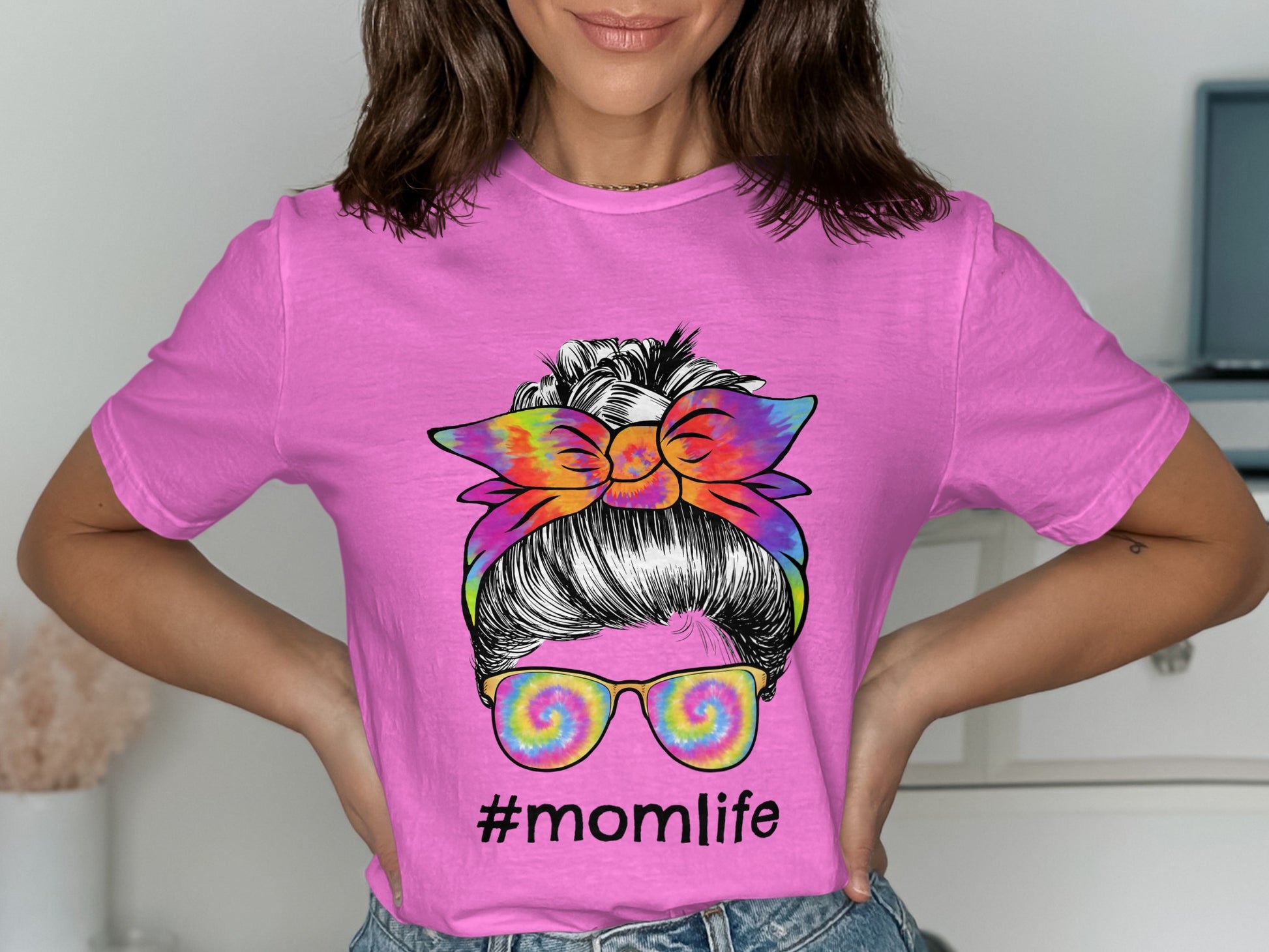 #momlife T-shirt with Bow and Sunglasses Design