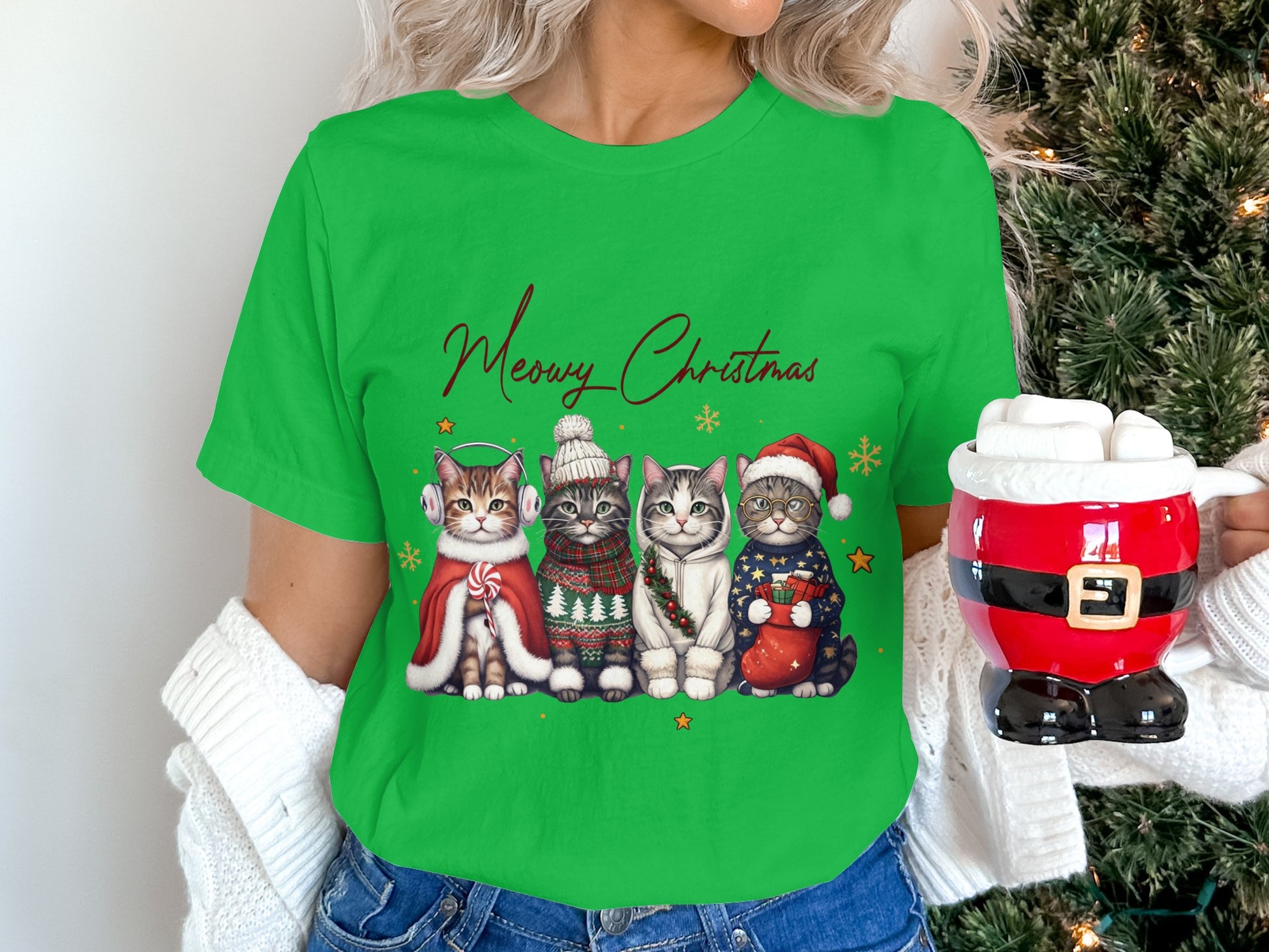 Adorable Cats in Holiday Attire Green T-shirt
