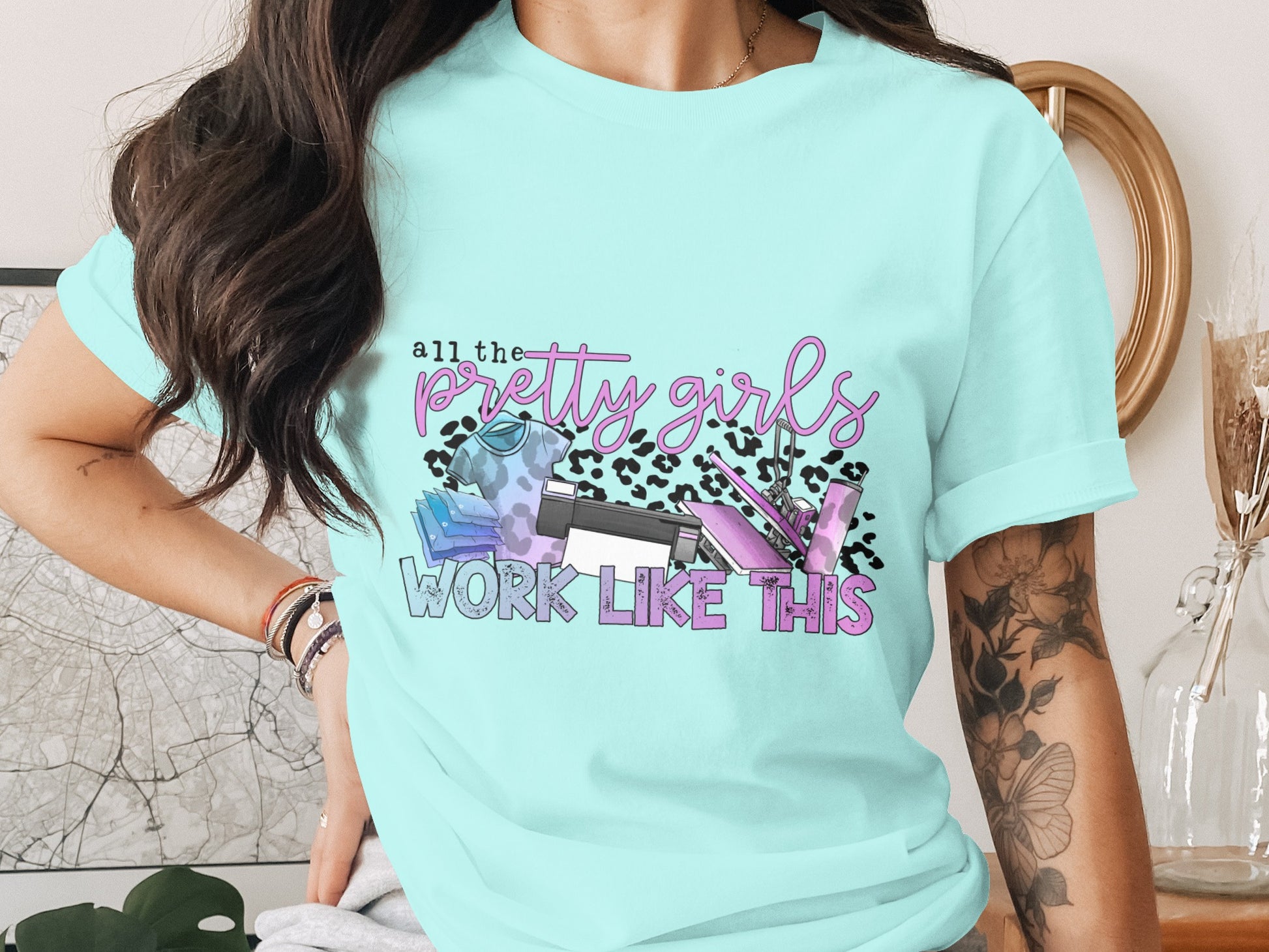 All The Pretty Girls Work Like This T-Shirt