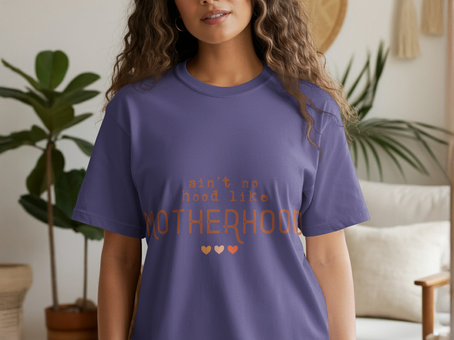 Ain't No Hood Like Motherhood Graphic T-Shirt